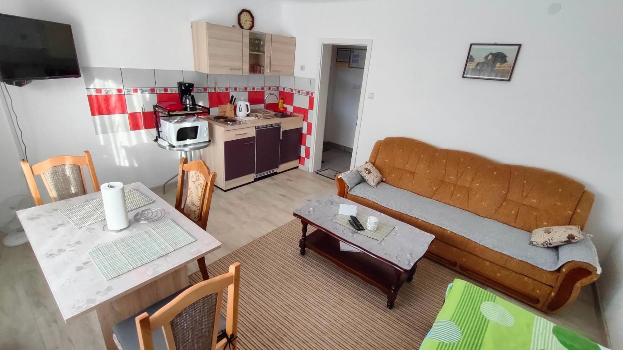 Apartment Tina Gracac الغرفة الصورة