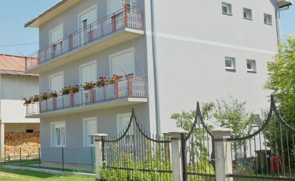 Apartment Tina Gracac المظهر الخارجي الصورة